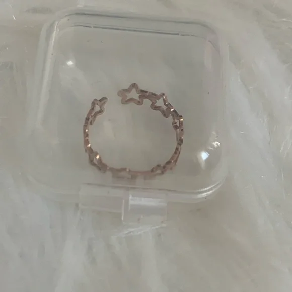 Star Pattern Rose Gold Ring - Picture 2 of 2